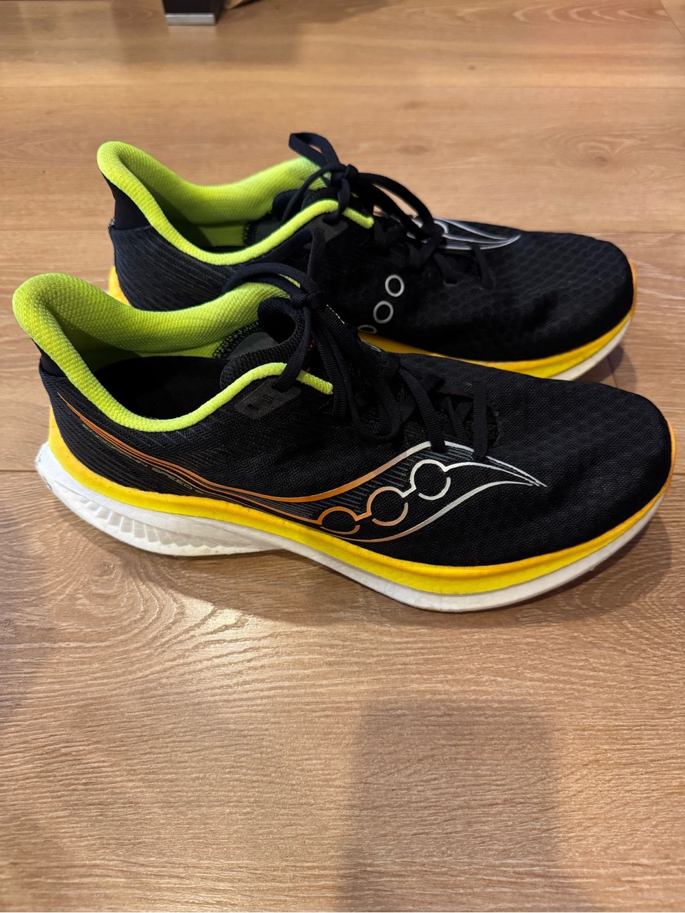 Saucony endorphin speed 5 Men's Black and Yellow Running Shoes